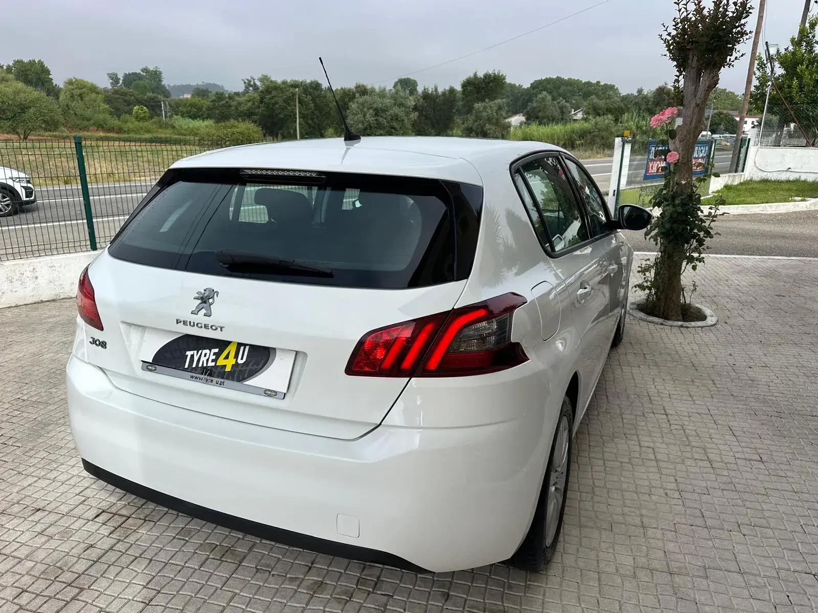 Peugeot 308 1.5 BlueHDi Style 13