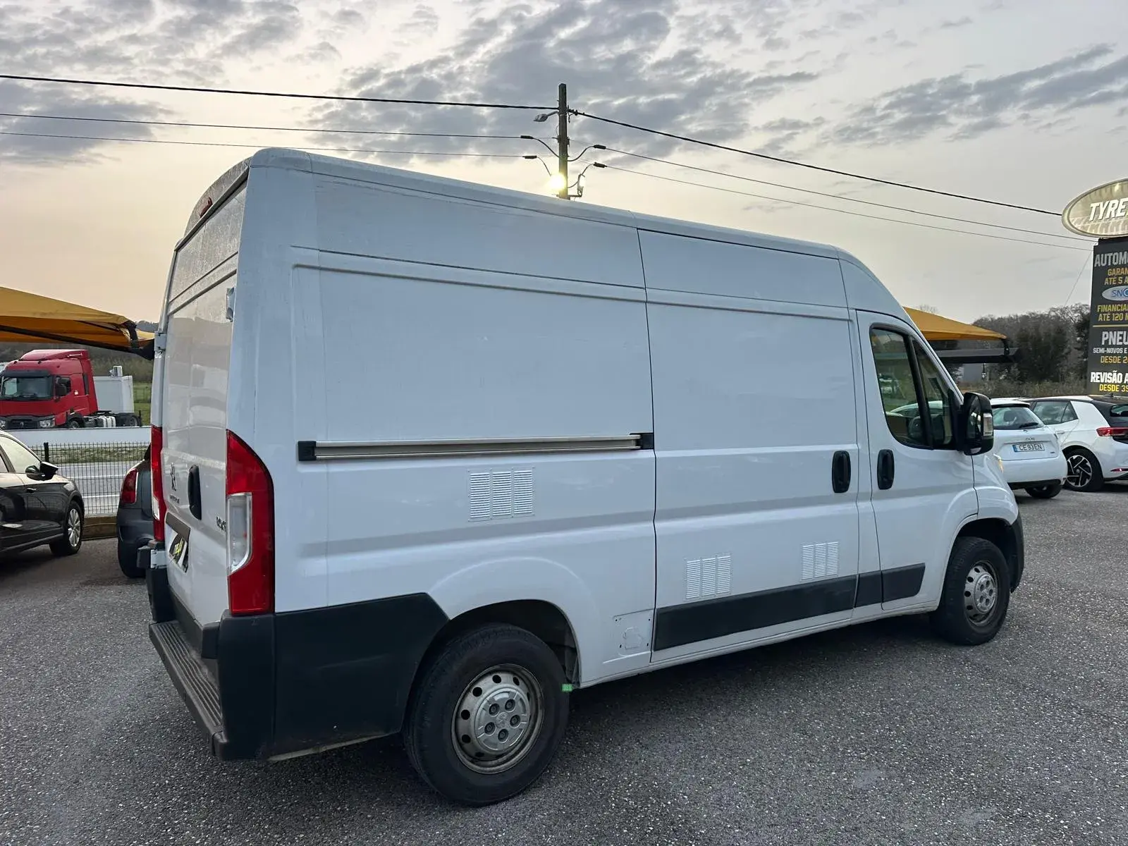 Peugeot Boxer 2.2 BlueHDi 333 L2 CD 5
