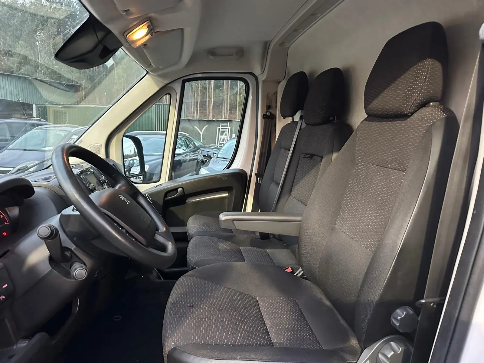 Peugeot Boxer 2.2 BlueHDi 333 L2 CD 13