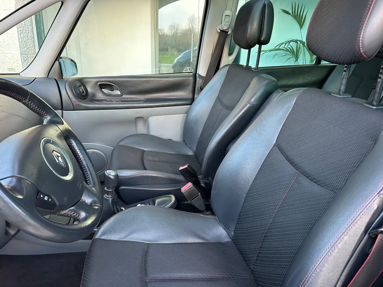 Renault Espace 2.0 dCi Initiale 7L 7