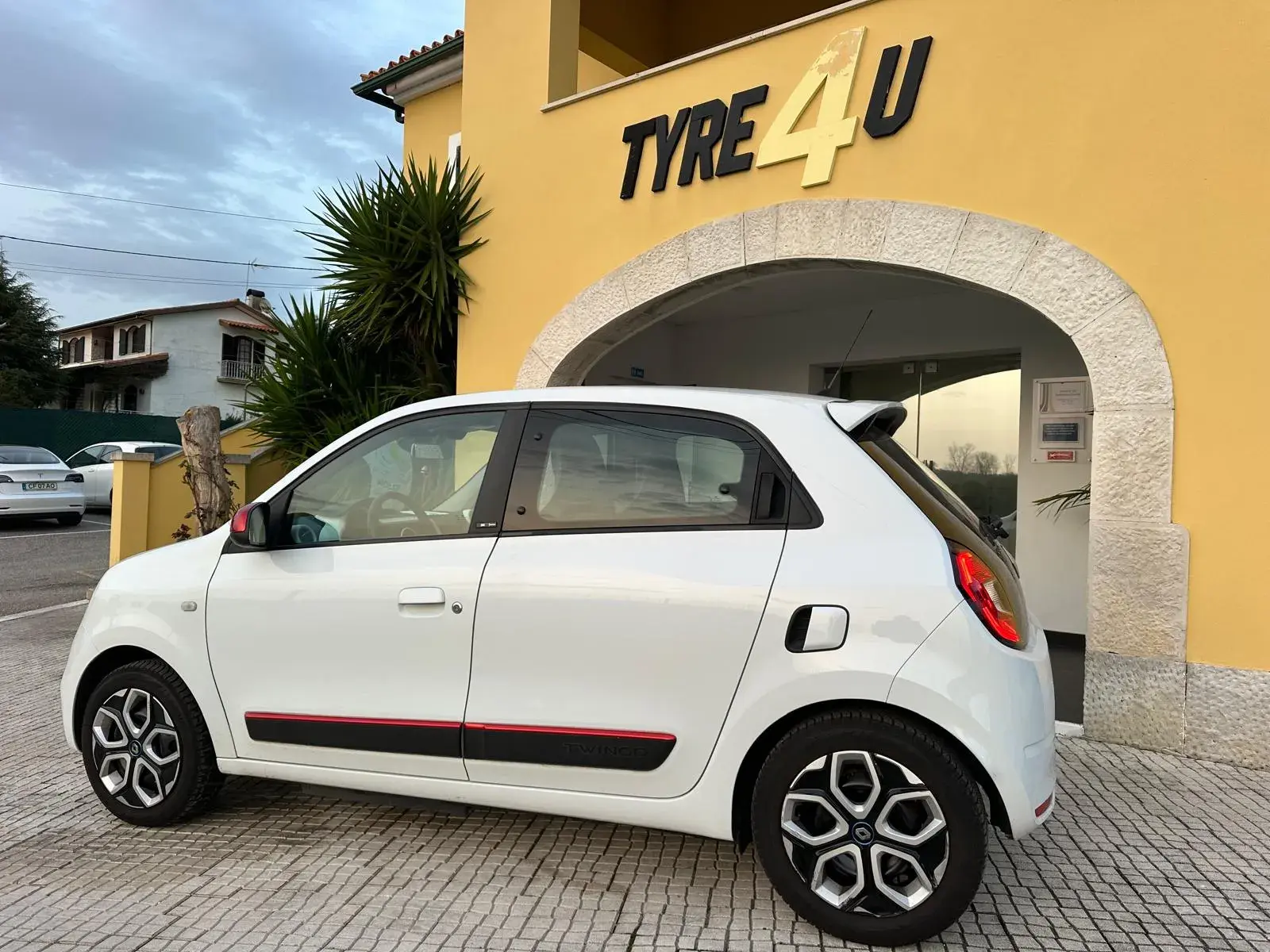 Renault Twingo 22 Intens 8