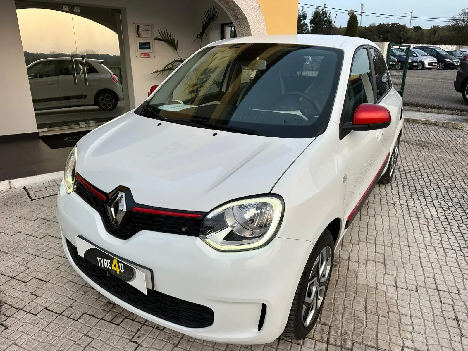 Renault Twingo 22 Intens 11