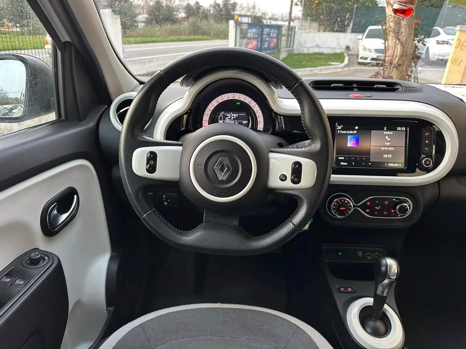 Renault Twingo 22 Intens 16