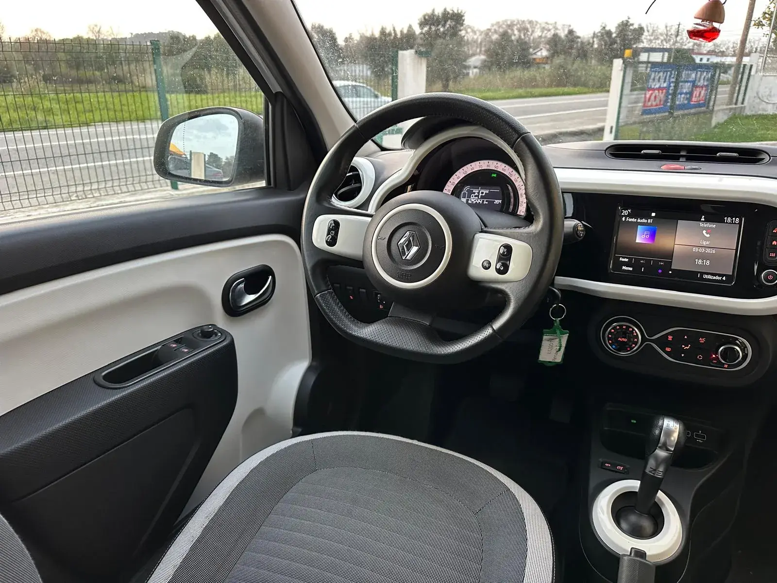 Renault Twingo 22 Intens 19