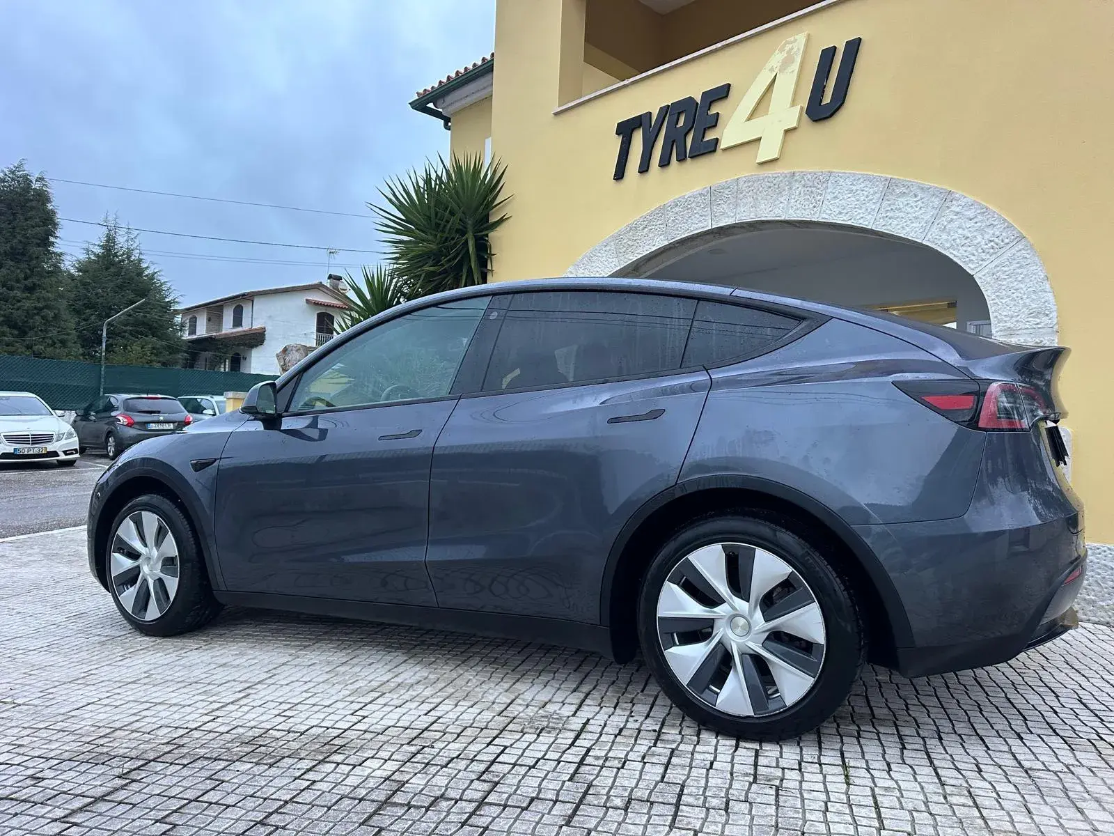 Tesla Model Y Long Range Tração Integral 11