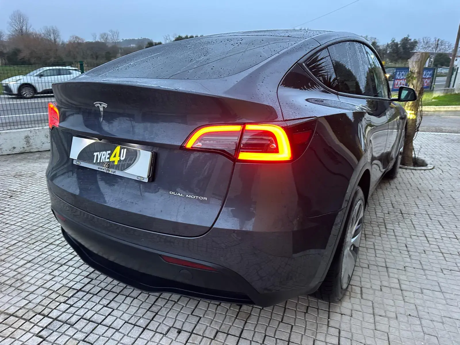 Tesla Model Y Long Range Tração Integral 14