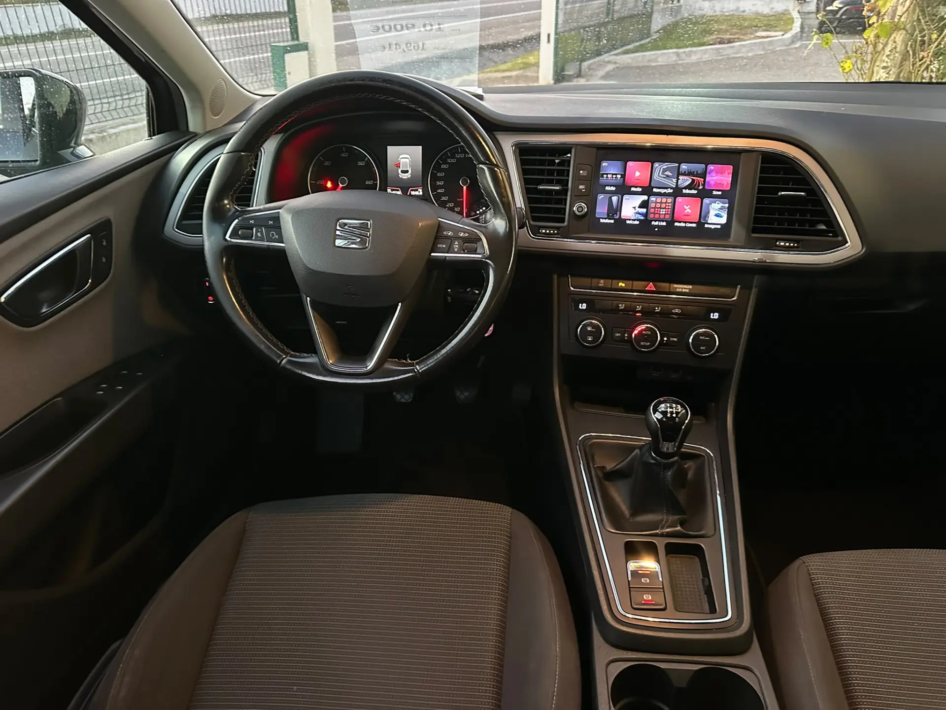 SEAT Leon ST 1.6 TDI S&S Style 9