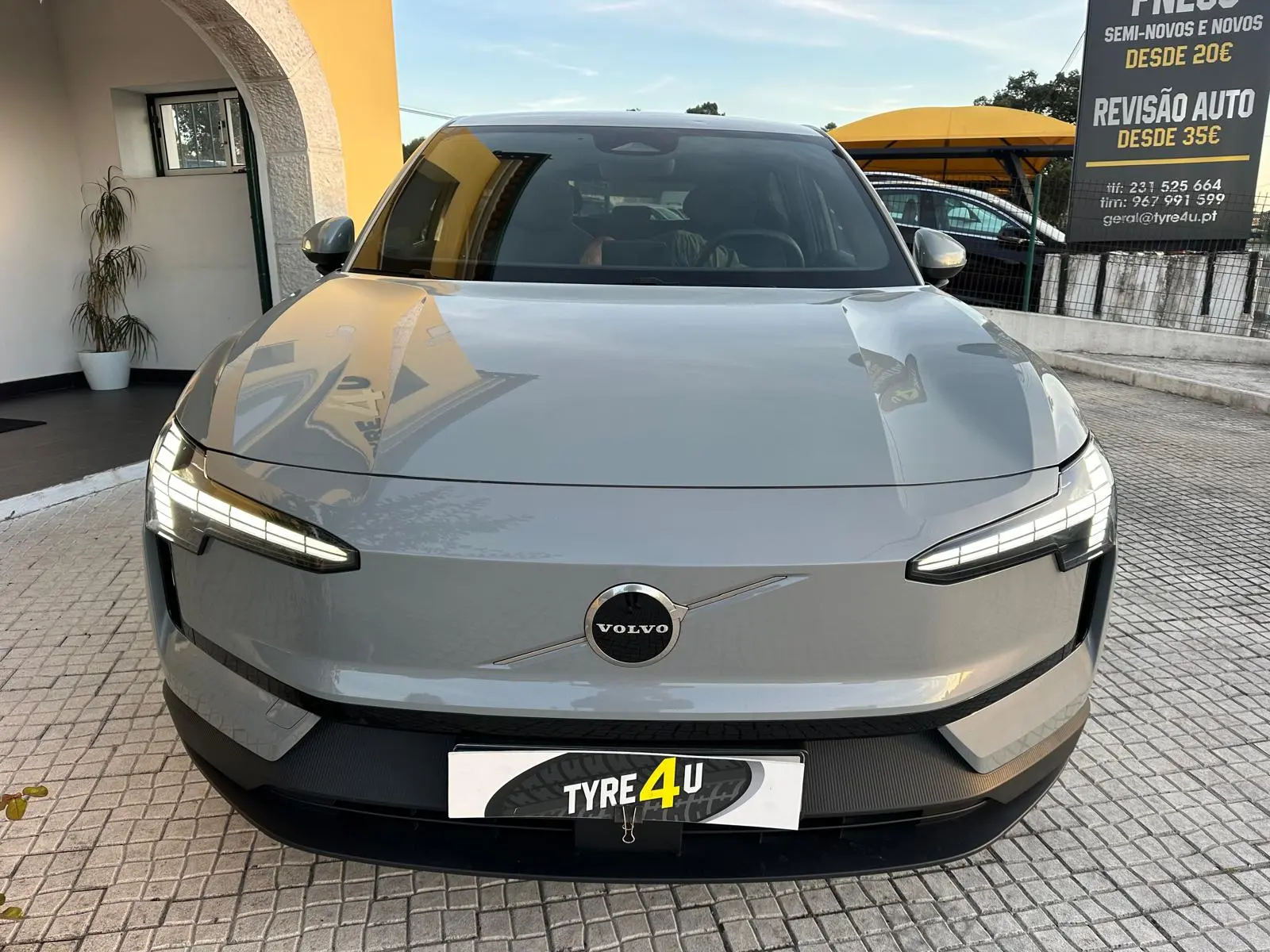 Volvo EX30 69 kWh Single Motor Extended Range Core 8