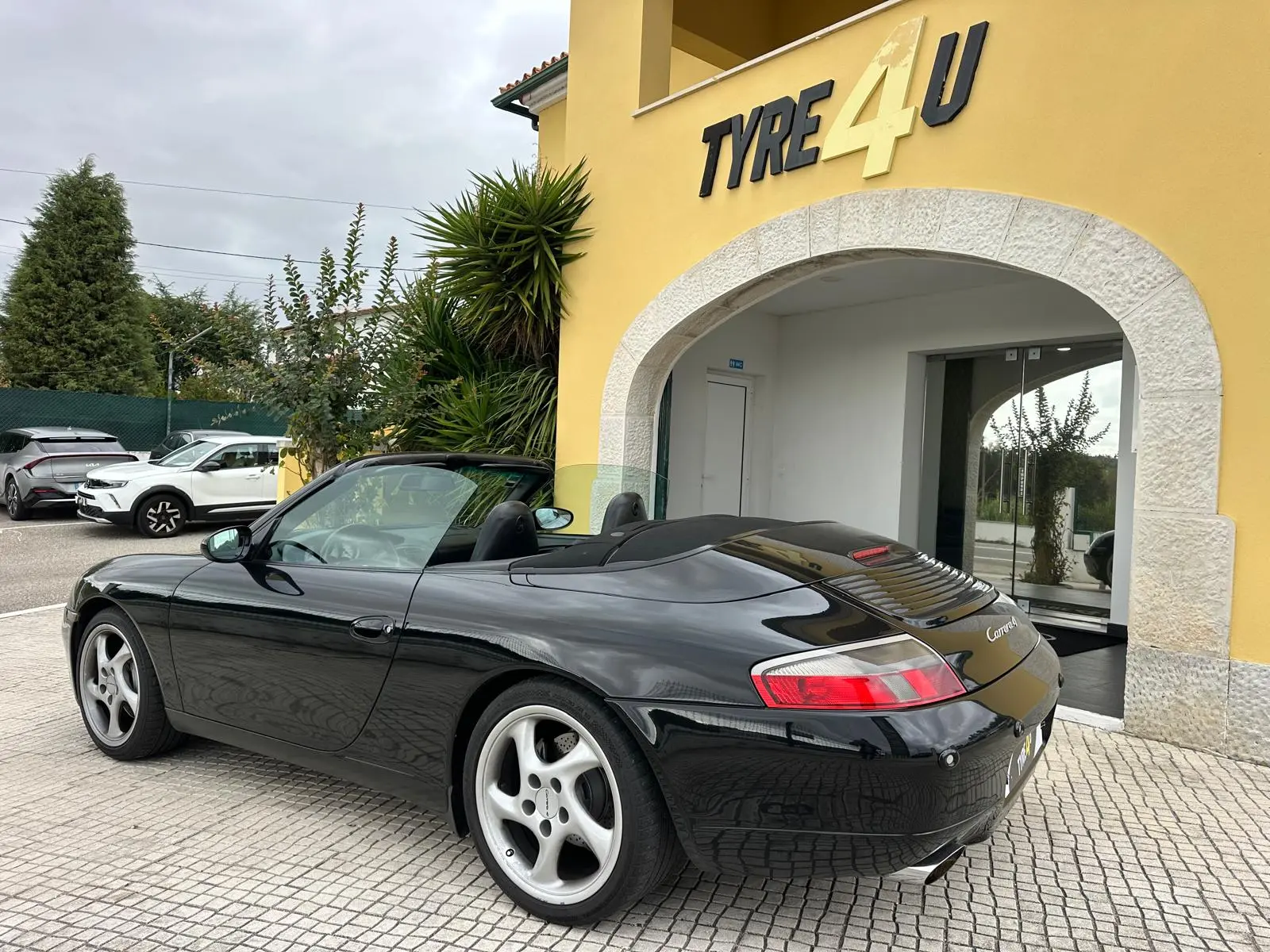 Porsche 911 (964) CARRERA 4 CABRIO 3