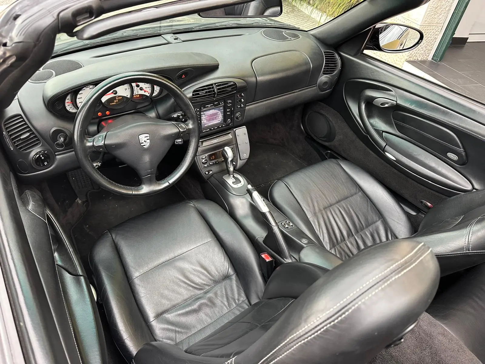 Porsche 911 (964) CARRERA 4 CABRIO 16