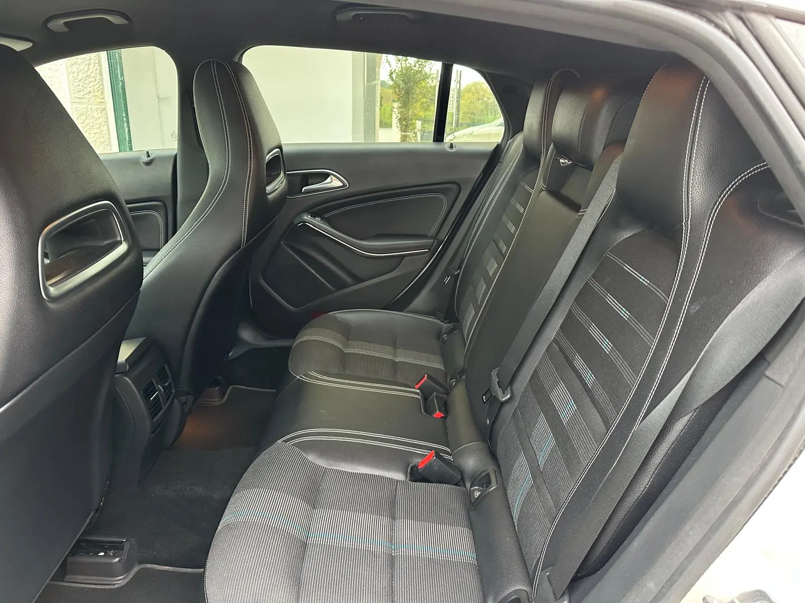 Mercedes-Benz CLA 180 d Shooting Brake Urban Aut. 16