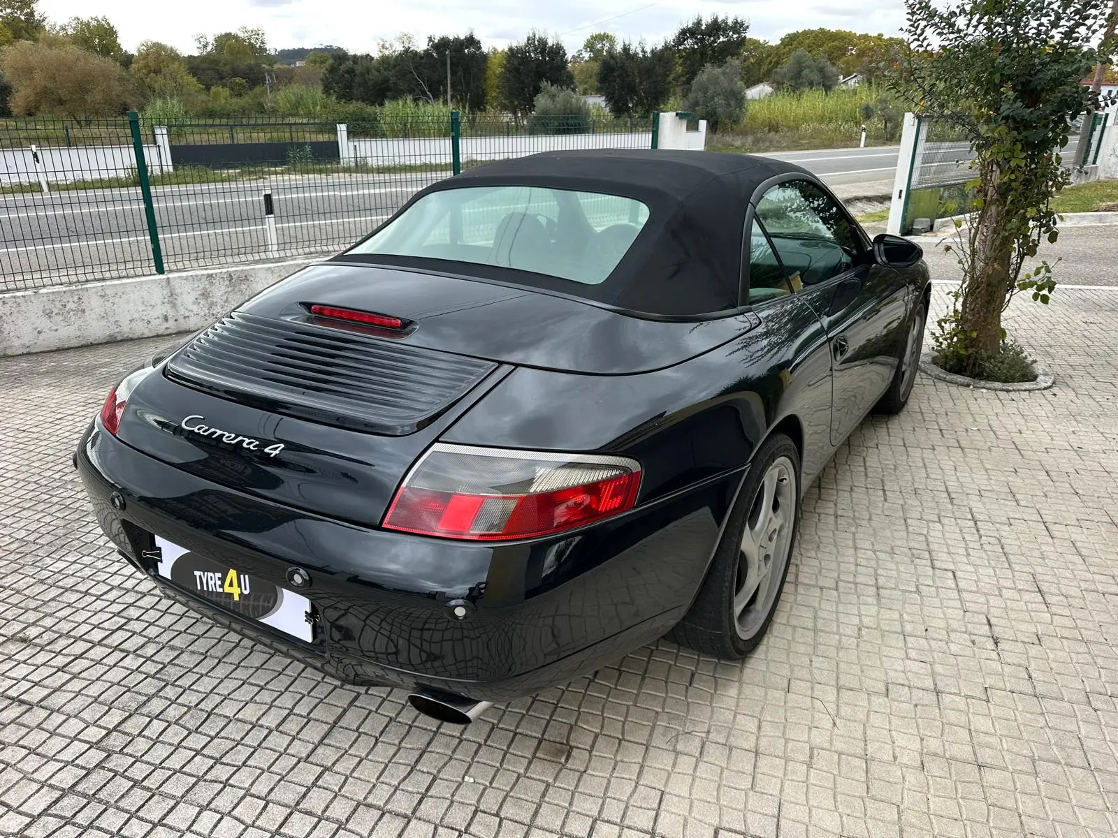 Porsche 911 (964) CARRERA 4 CABRIO 12