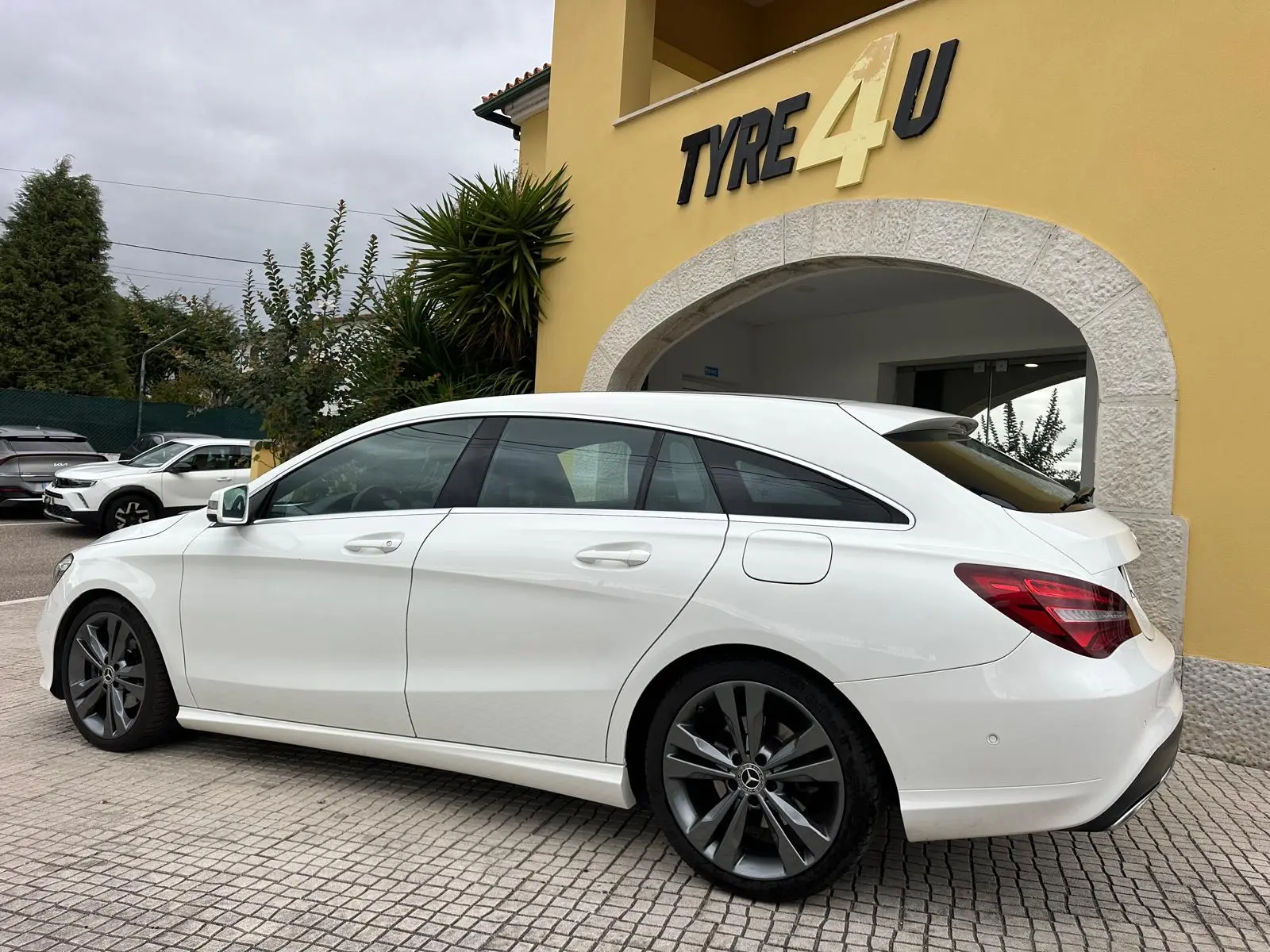 Mercedes-Benz CLA 180 d Shooting Brake Urban Aut. 3