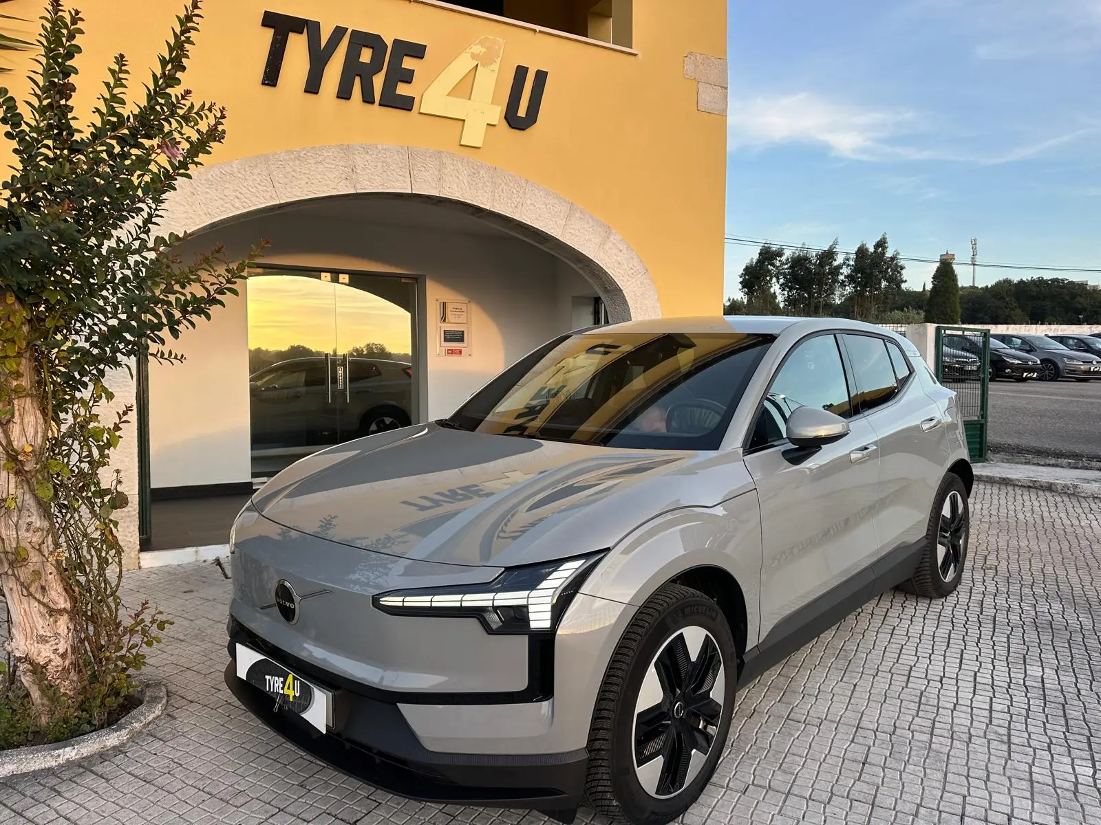 Volvo EX30 69 kWh Single Motor Extended Range Core 12