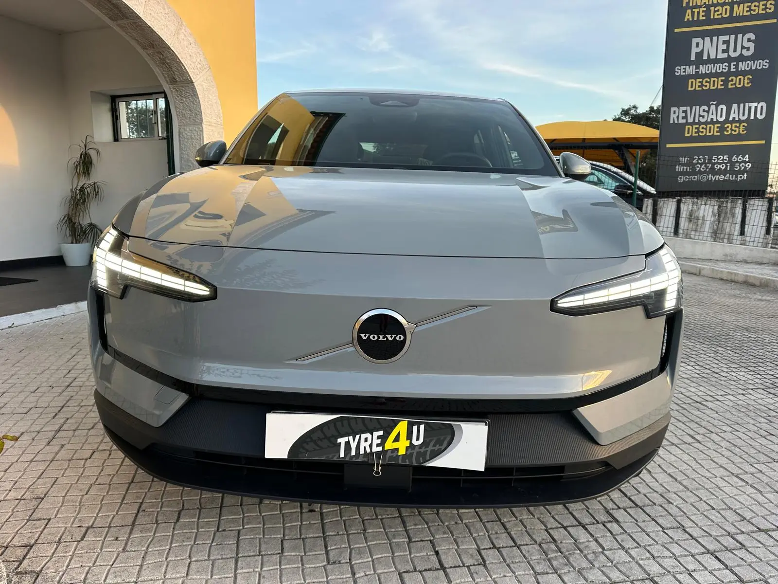 Volvo EX30 69 kWh Single Motor Extended Range Core 6