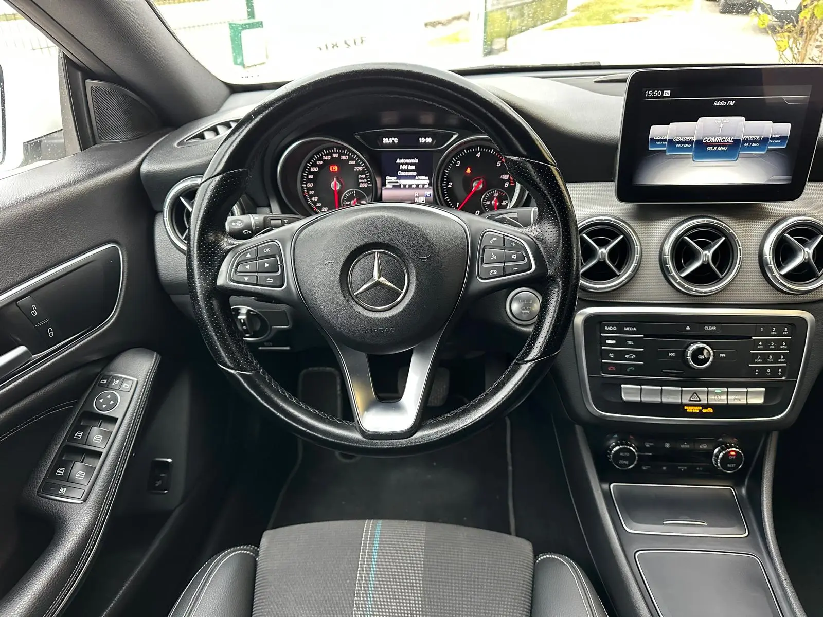 Mercedes-Benz CLA 180 d Shooting Brake Urban Aut. 12