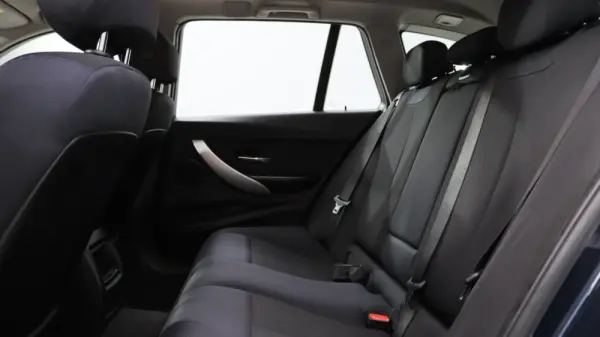 BMW 318 d Touring Auto 19