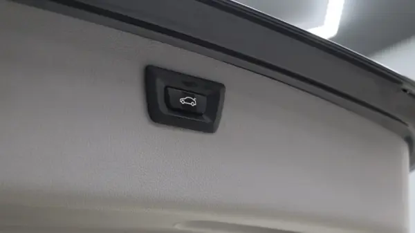 BMW 318 d Touring Auto 21