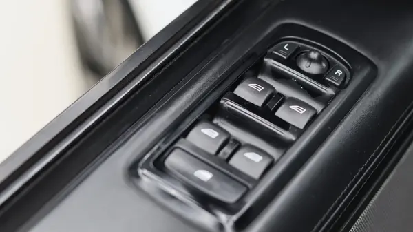 Land Rover Range Rover Sport 3.0 TDV6 HSE 12