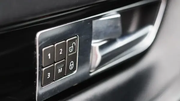 Land Rover Range Rover Sport 3.0 TDV6 HSE 13