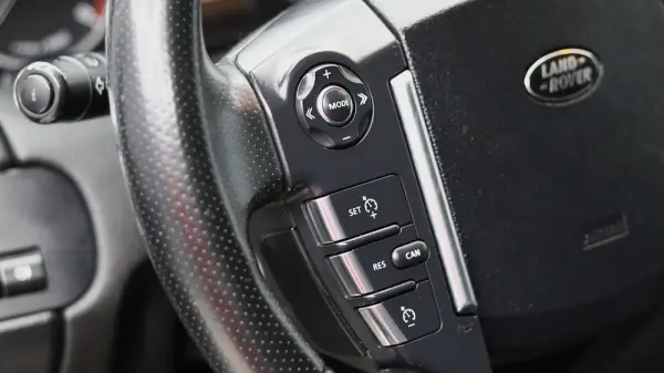 Land Rover Range Rover Sport 3.0 TDV6 HSE 17