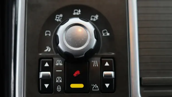 Land Rover Range Rover Sport 3.0 TDV6 HSE 23