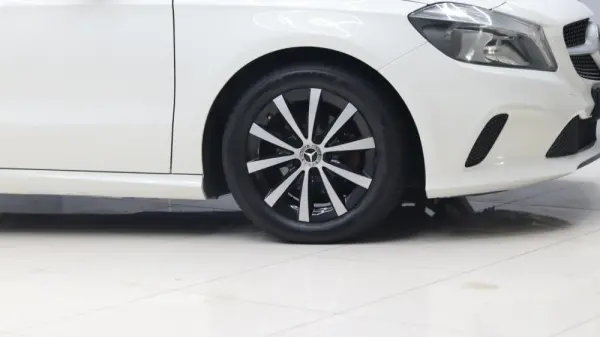 Mercedes-Benz A 180 CDI BlueEFFICIENCY Edition Style 10