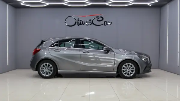 Mercedes-Benz A 180 d Urban 3