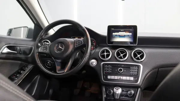 Mercedes-Benz A 180 d Urban 10