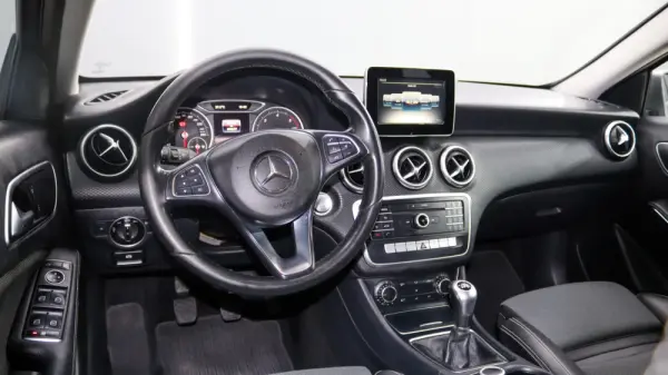 Mercedes-Benz A 180 d Urban 22