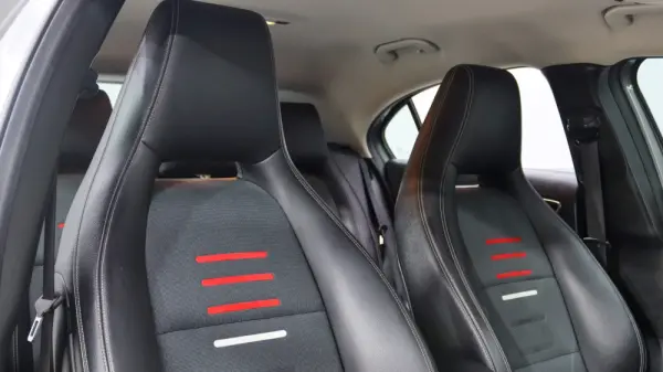 Mercedes-Benz A 180 d Urban 26