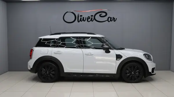 MINI Countryman One D 3