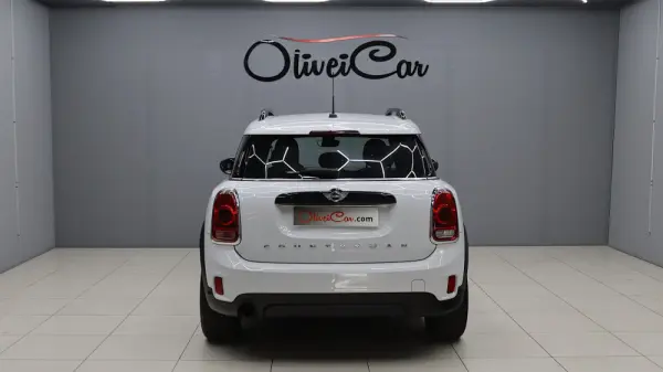 MINI Countryman One D 5