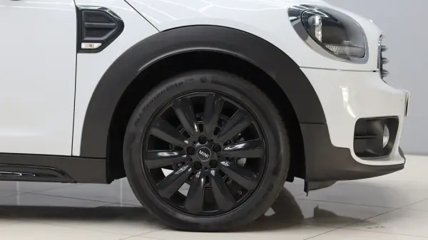 MINI Countryman One D 9