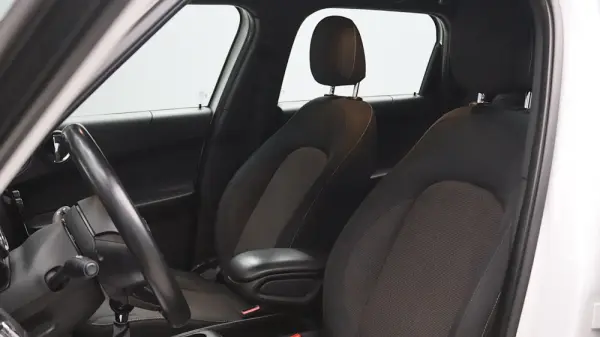 MINI Countryman One D 11