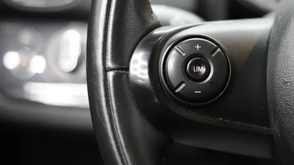 MINI Countryman One D 15