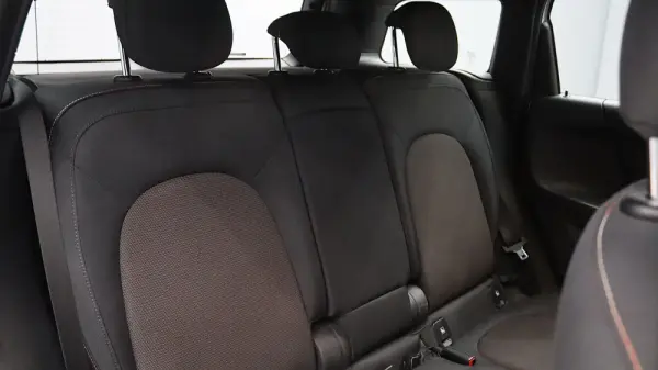 MINI Countryman One D 23