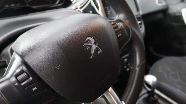 Peugeot 2008 1.5 BlueHDi Style 11