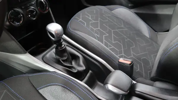 Peugeot 2008 1.5 BlueHDi Style 12