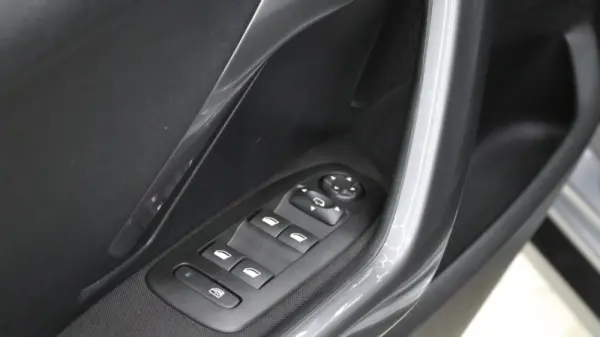 Peugeot 2008 1.5 BlueHDi Style 14