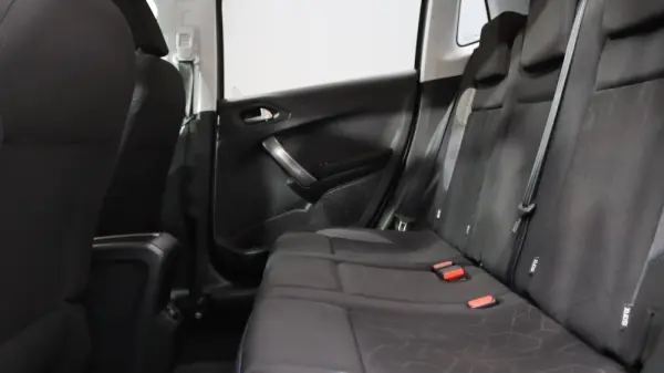 Peugeot 2008 1.5 BlueHDi Style 17