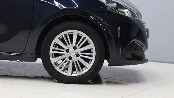 Peugeot 208 1.2 PureTech Style 11