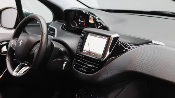 Peugeot 208 1.2 PureTech Style 15