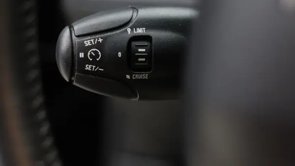 Peugeot 208 1.2 PureTech Style 18