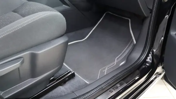 Peugeot 3008 1.6 BlueHDi Access 13