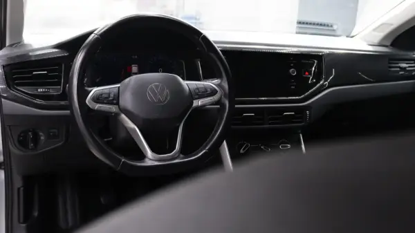 Volkswagen Polo 1.0 TSI Life 11