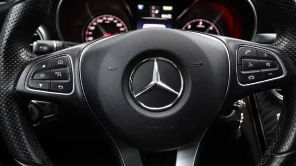 Mercedes-Benz C 300 BlueTEC Hybrid AMG Line 17