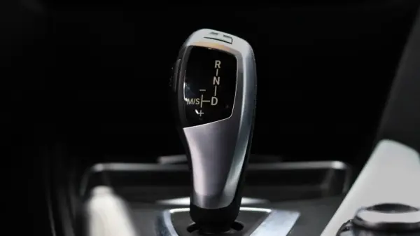 BMW 320 d EfficientDynamics Line Sport Auto 14