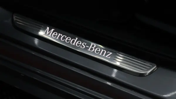 Mercedes-Benz C 300 BlueTEC Hybrid AMG Line 23