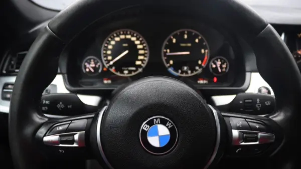 BMW 520 d Pack M Auto 12